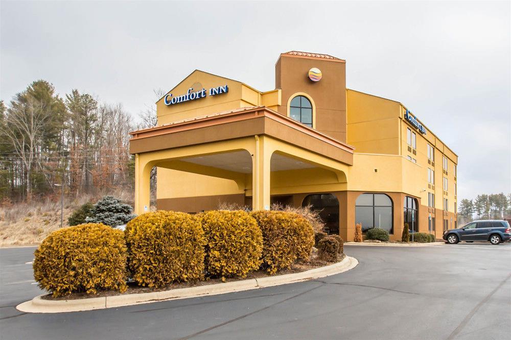 Comfort Inn North Of Asheville Mars Hill Екстериор снимка